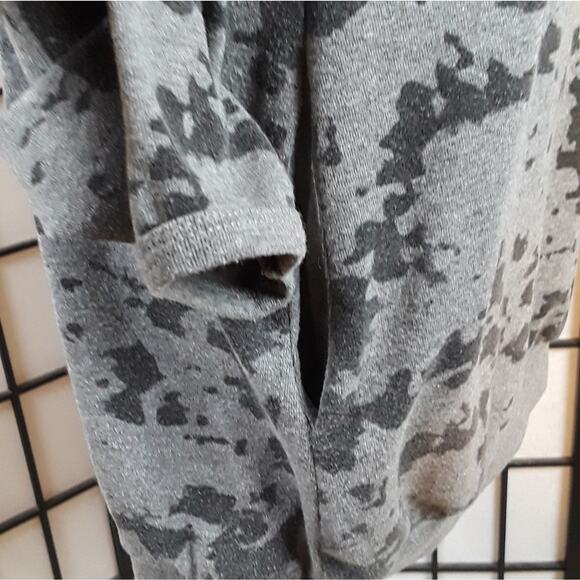 You Smile Embellished Microphone Crewneck Long Sleeve Sweatshirt Grey Music M - Picture 4 of 8